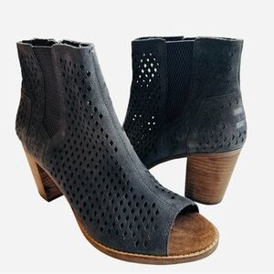 Toms Majorca Peep Toe Floral Embossed Gray Suede Ankle Boots Booties Size 9.5
